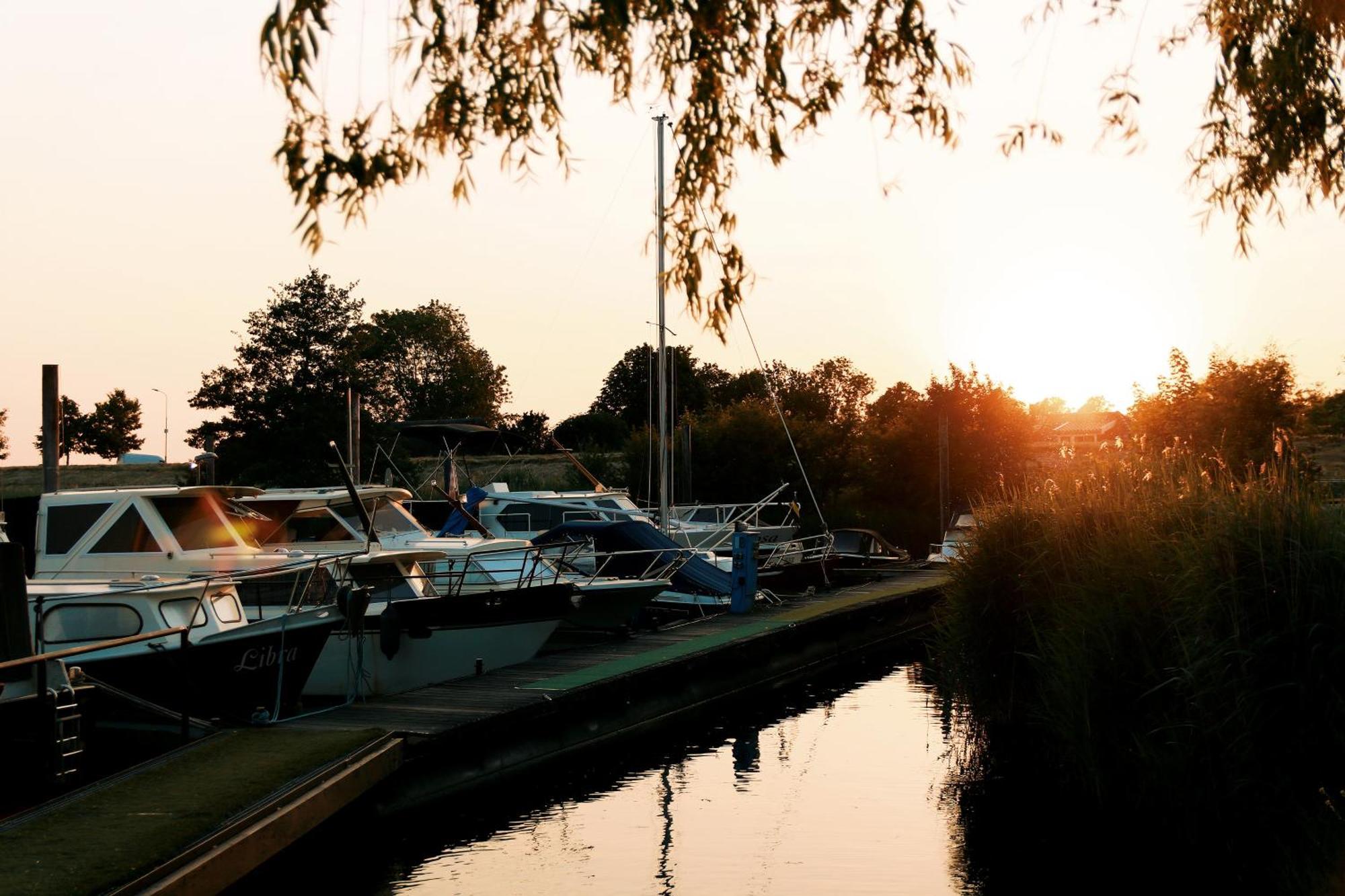 Floatel - De Schans Alphen Benedeneind Luaran gambar